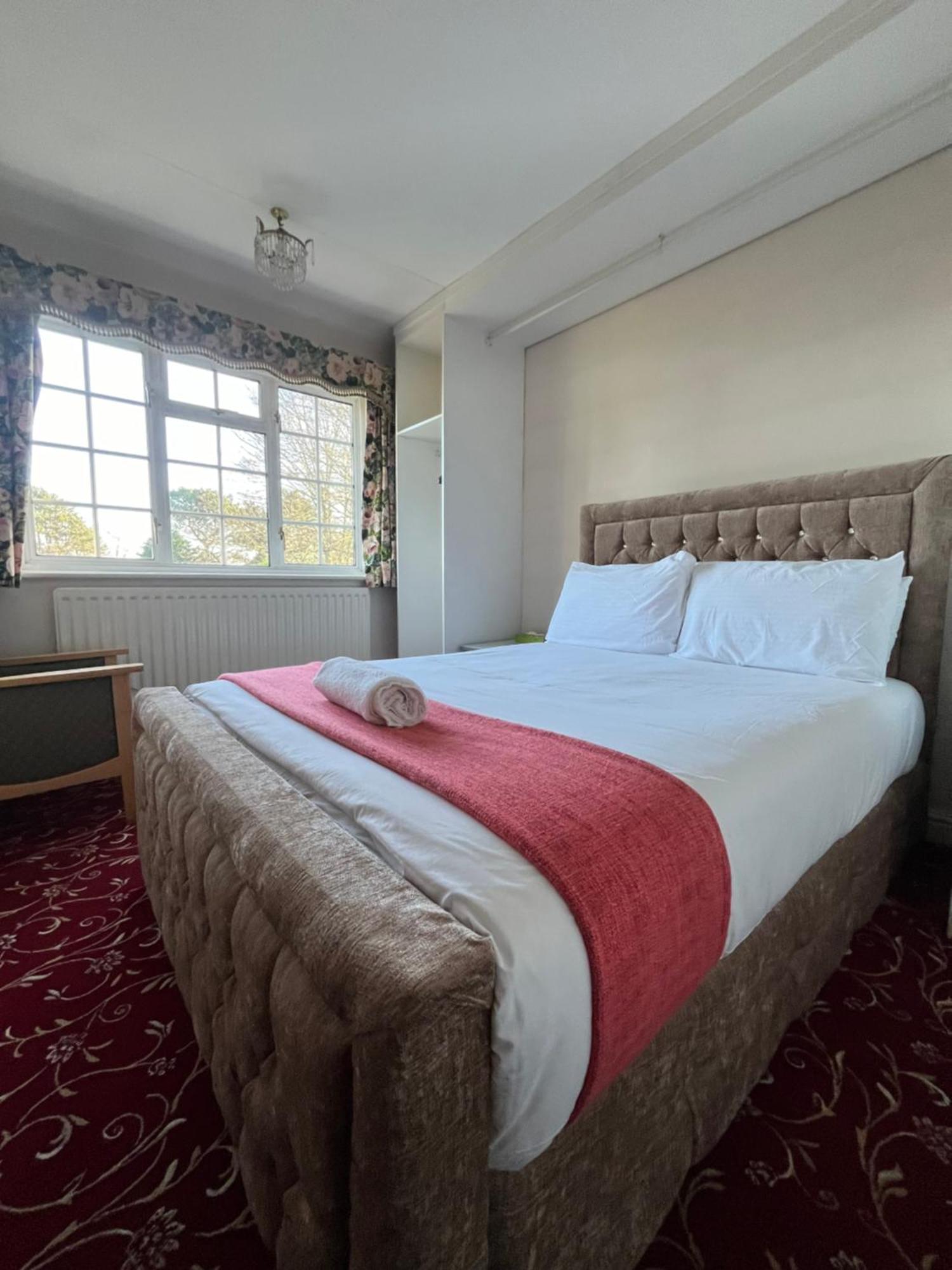 Unwind In Comfort At Cosy Caradus Your 4 Bedroom Home Sweet Home! Birmingham Esterno foto
