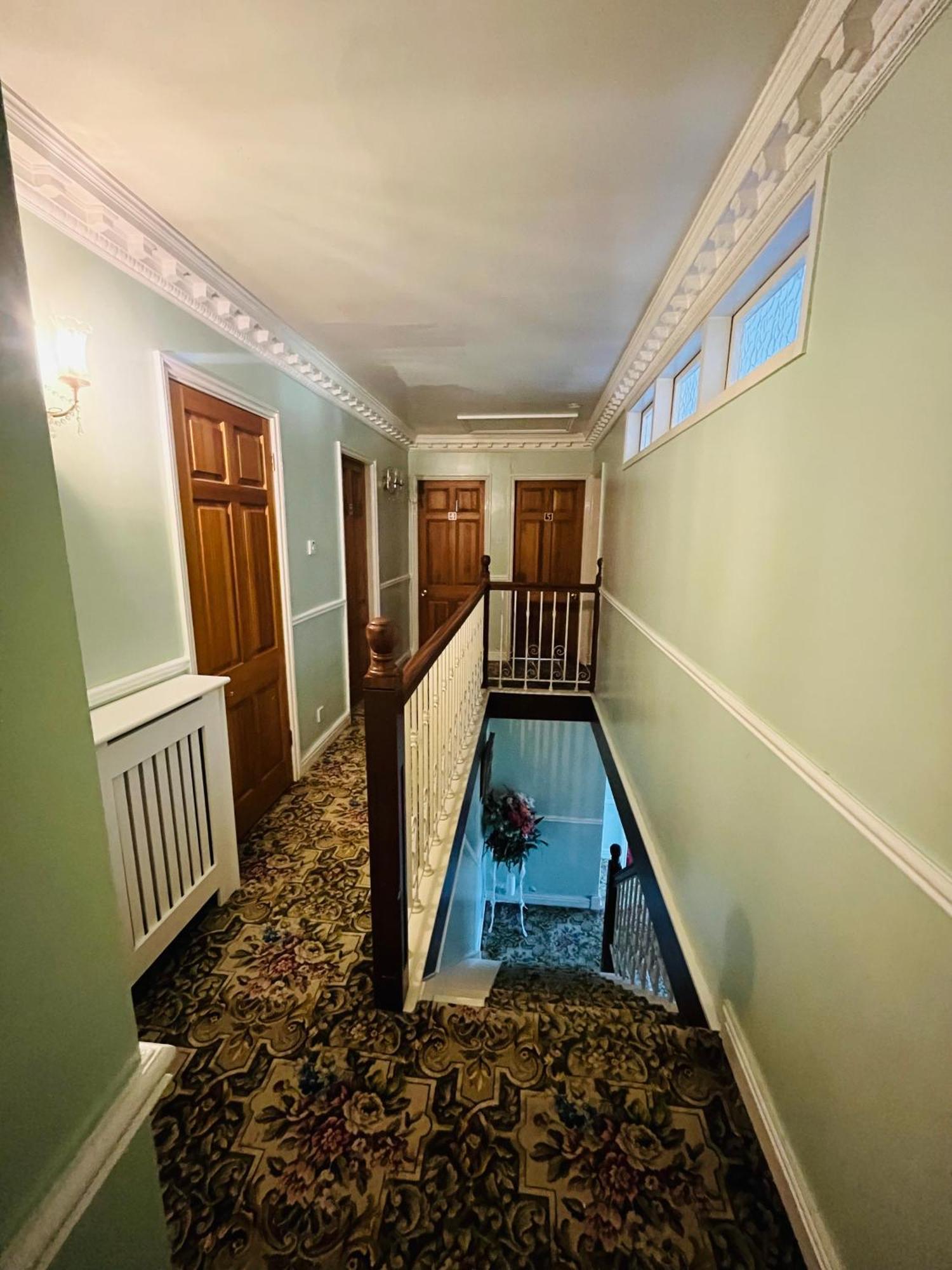 Unwind In Comfort At Cosy Caradus Your 4 Bedroom Home Sweet Home! Birmingham Esterno foto
