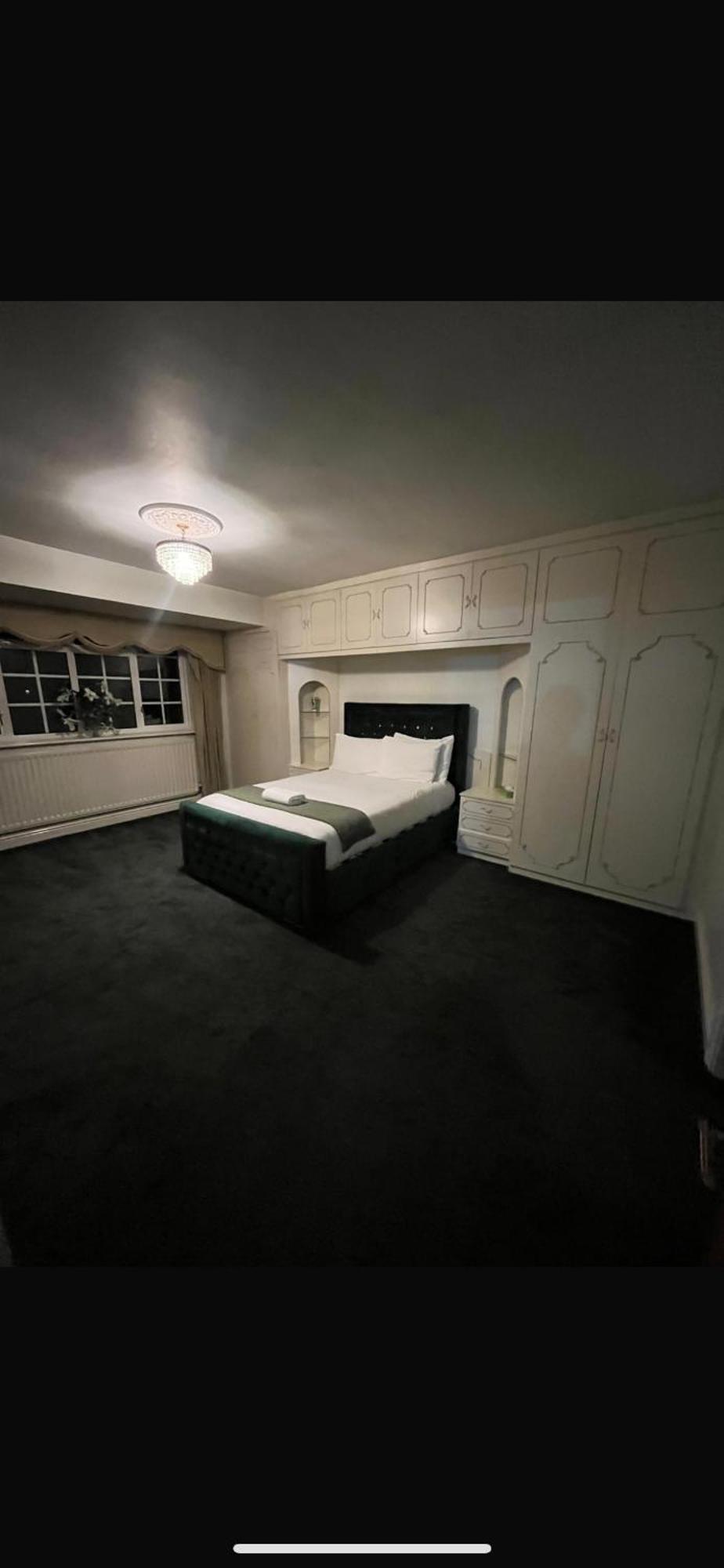 Unwind In Comfort At Cosy Caradus Your 4 Bedroom Home Sweet Home! Birmingham Esterno foto