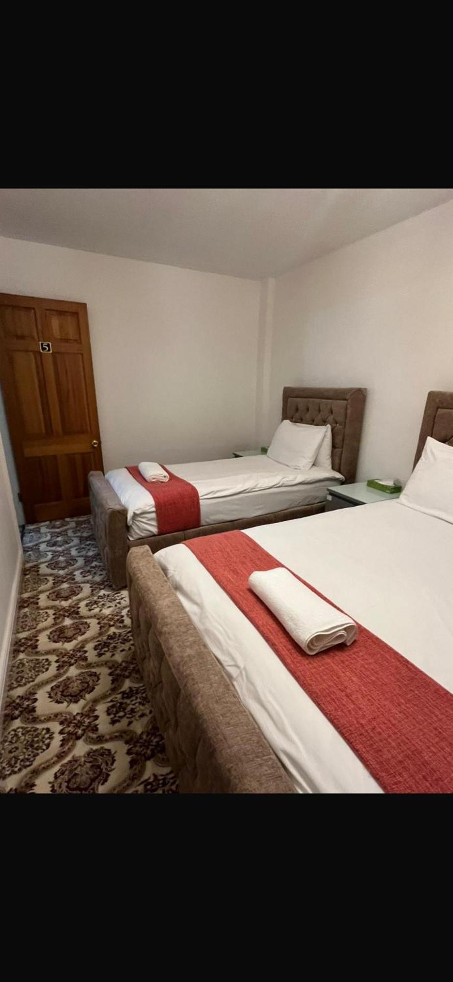 Unwind In Comfort At Cosy Caradus Your 4 Bedroom Home Sweet Home! Birmingham Esterno foto